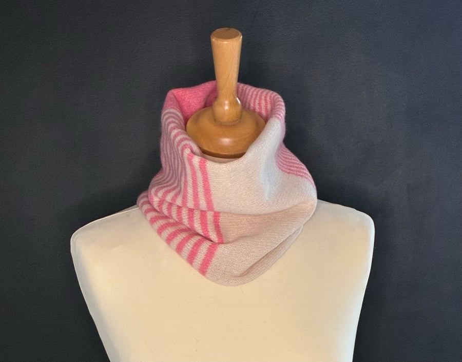 Contemporary Snood - Lipstick and Cream