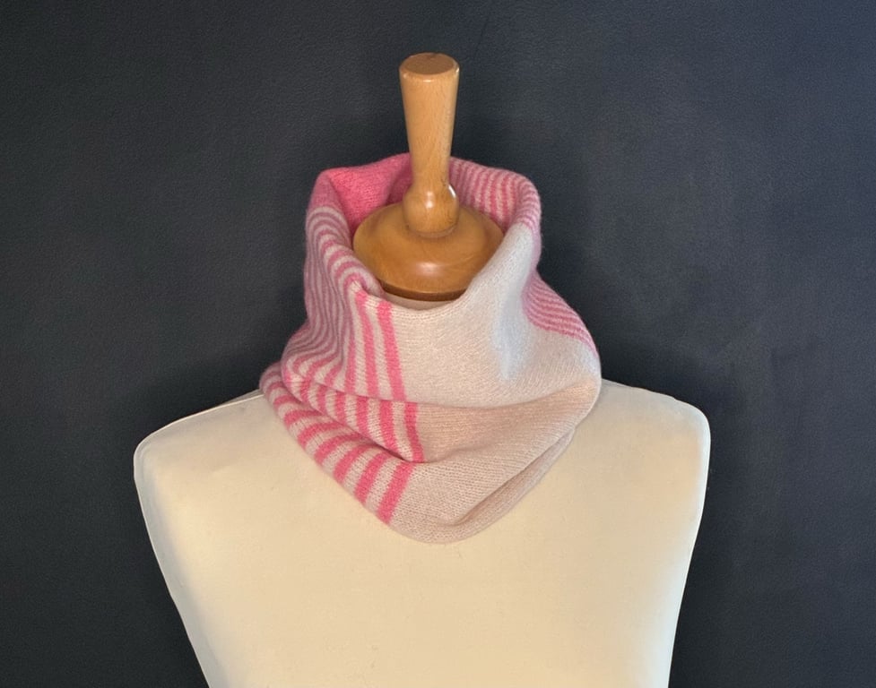 Contemporary Snood - Lipstick and Cream