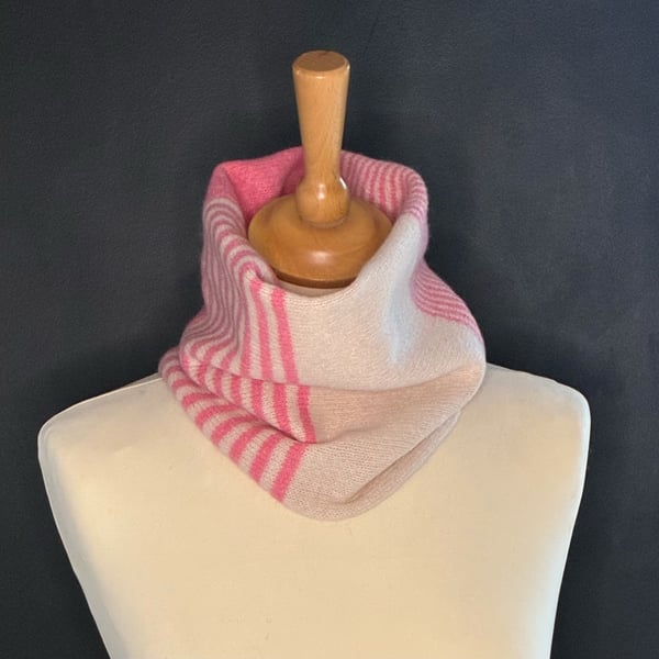 Contemporary Snood - Lipstick and Cream