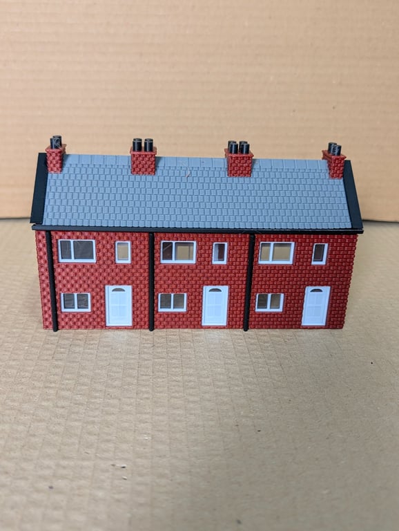 OO Gauge row of 3 terraced houses 1:76 Scale for Model Railway
