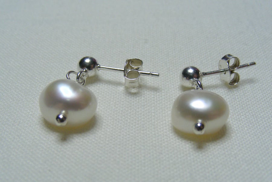 Freshwater Pearl and Sterling silver Earrings