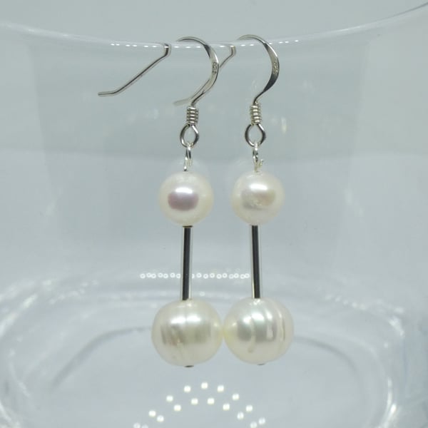 Beautiful freshwater pearl and sterling silver earrings 