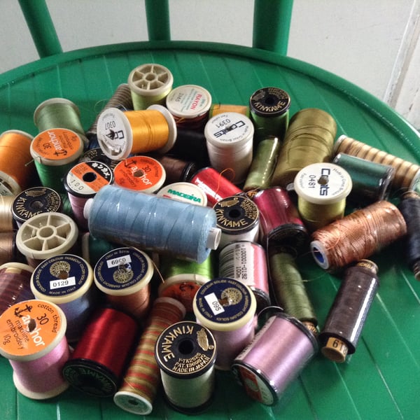 Machine embroidery threads