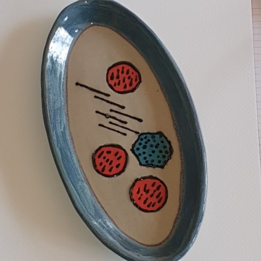Stoneware decorative oval plate