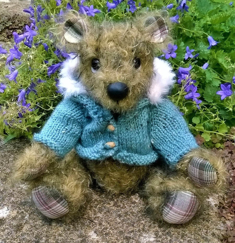 'Pebbles' the singing bear