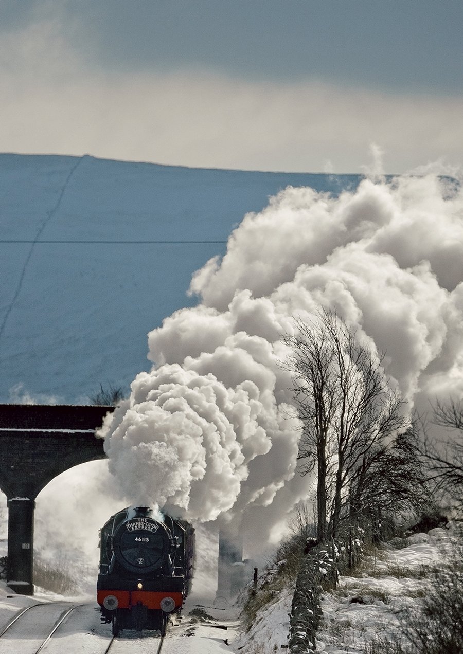 46115 'Scots Guardsman' crests Ais Gill summit. 07-02-2009.