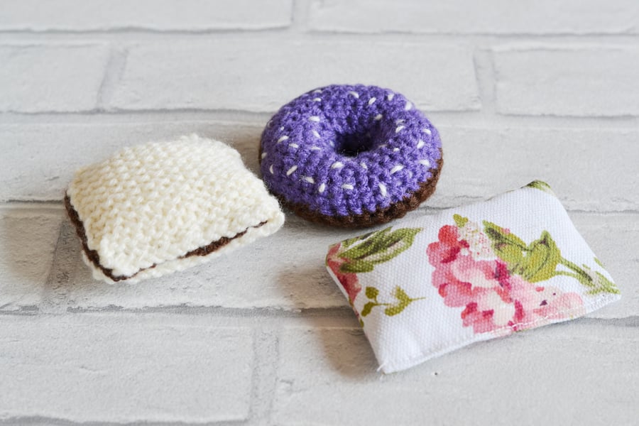 Girls Cats Kittens Toys, Donut,Chocolate Spread Sandwich Kicker 