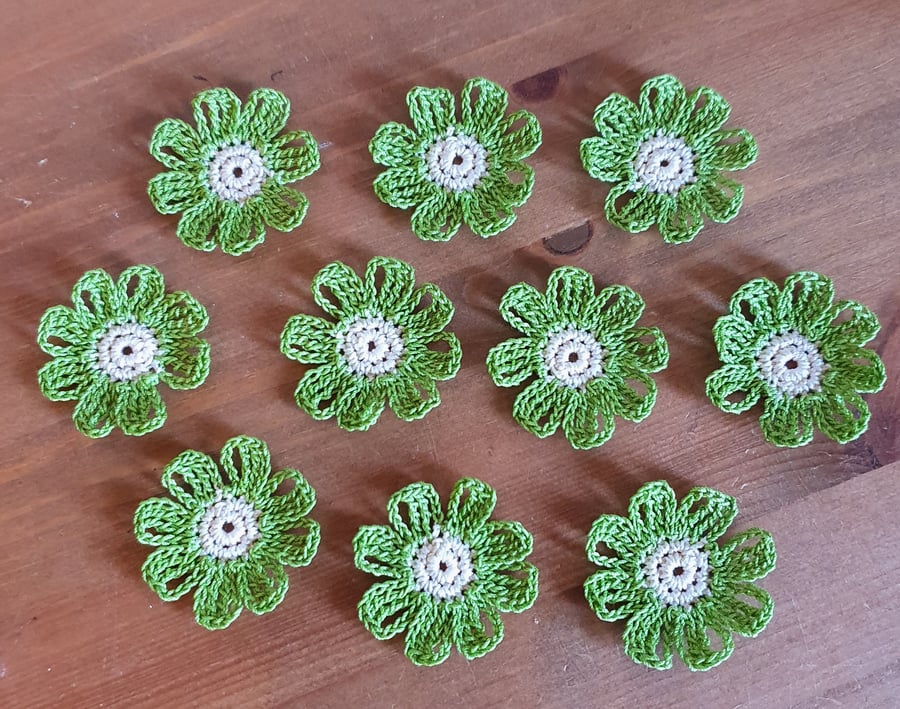 LIME GREEN HANDMADE FLOWERS - 8 PETALS 'COSMOS' - 3.5cm Pack of 10