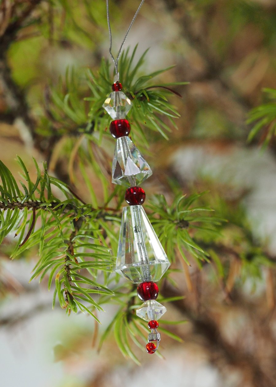 A Delicate Upcycled Christmas Decoration