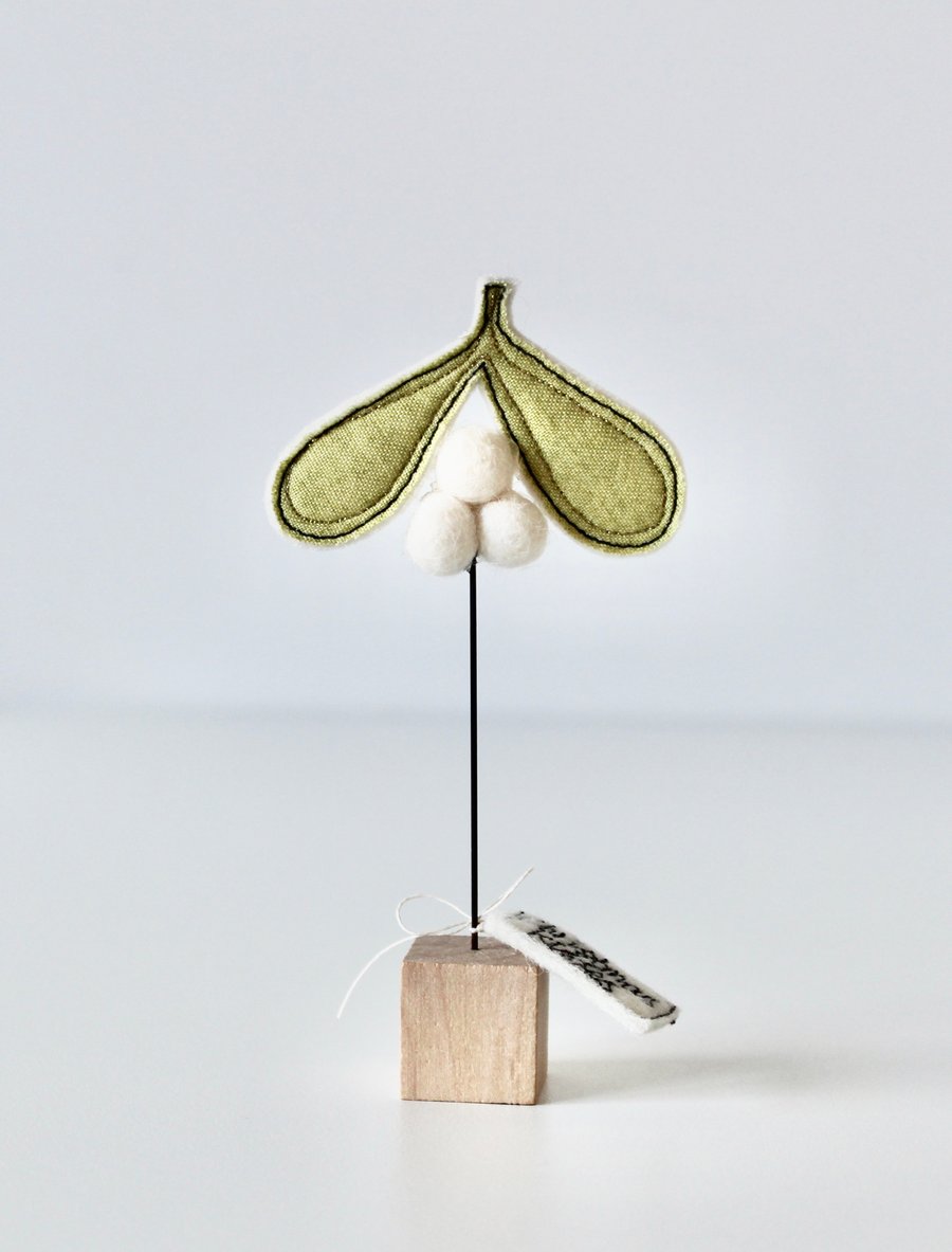 'Christmas Kisses' Mistletoe - On the block Christmas Decoration
