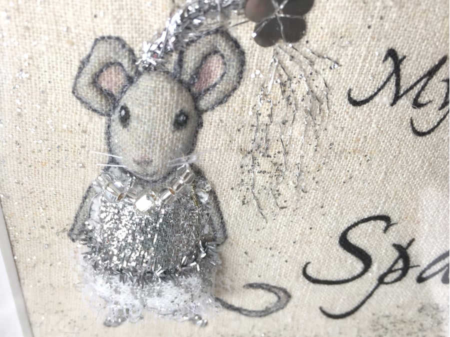 my best colour is sparkle, dressed up textile mouse picture