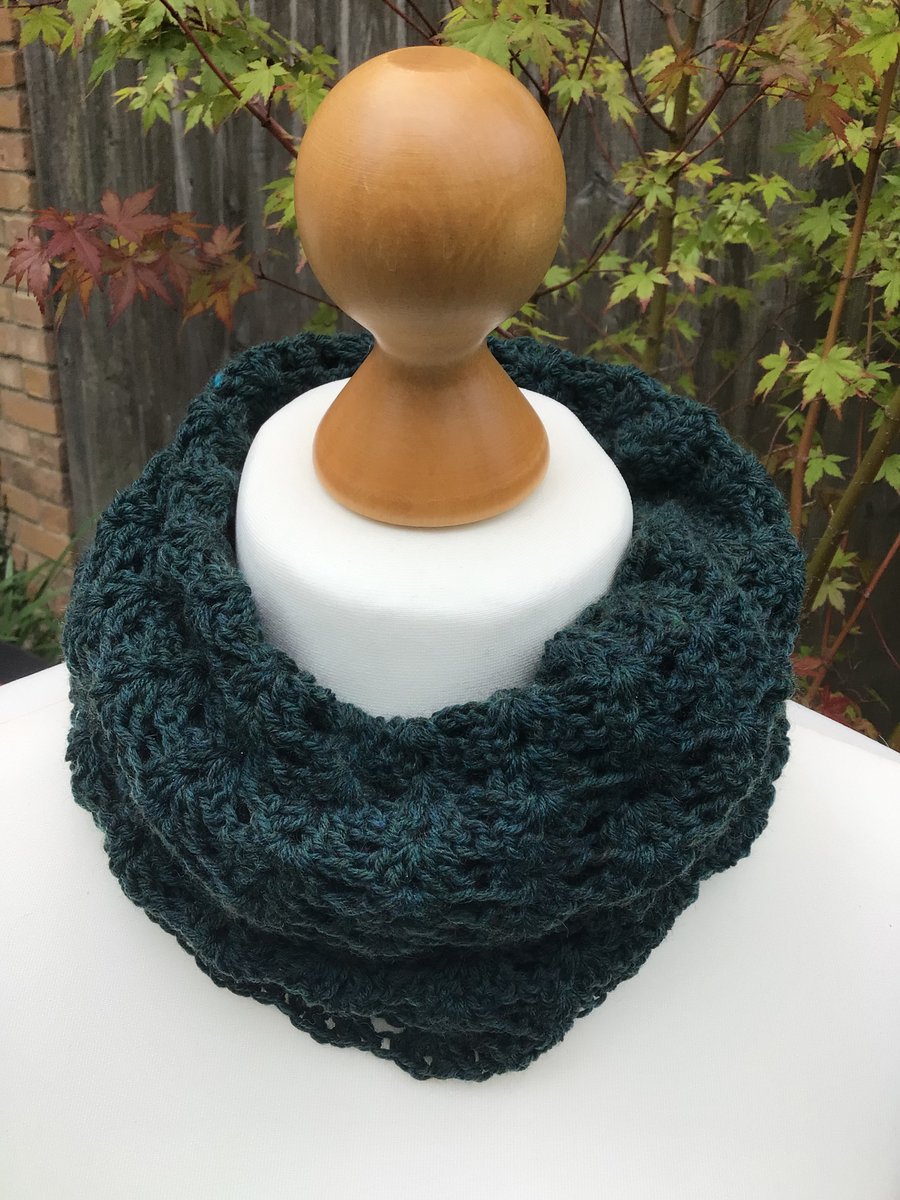 Snood in Merino & Yak wool colour Dark Green