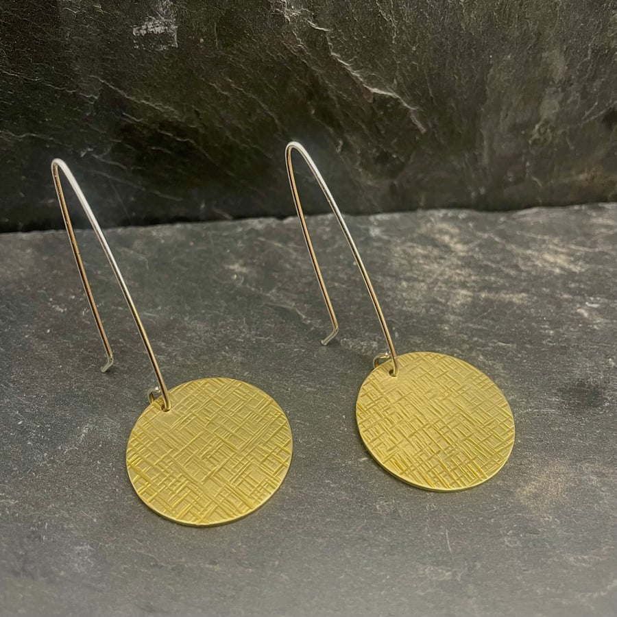 Brass Crisscross Disk Earrings 
