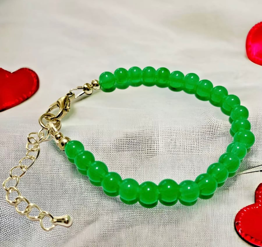 Dark Jade coloured Glass Beaded Bracelet. 6.5" Length with extension chain