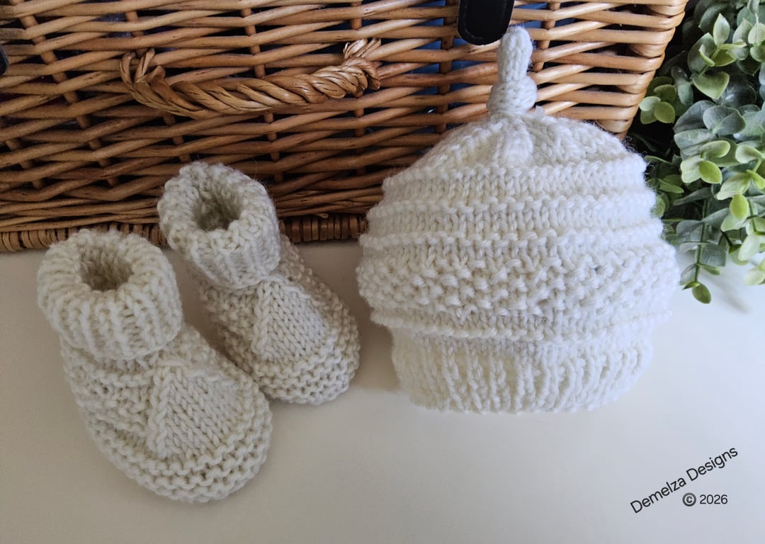 Designer Super Soft Marino Wool Hat & Booties Set 0-3 months size