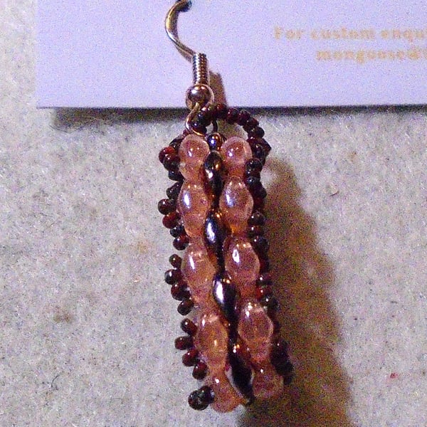 Brickwork-pattern bead earrings (customisable)