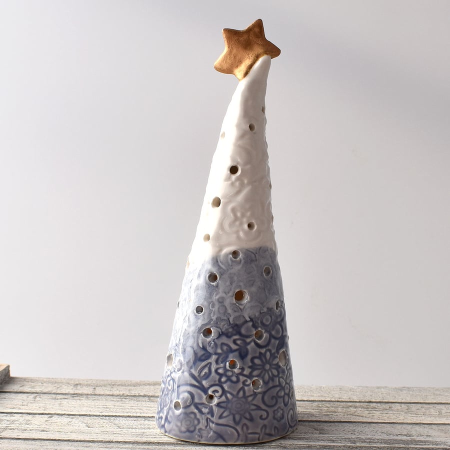 A106 Ceramic Christmas Tree Tea Light Holder (UK postage free)