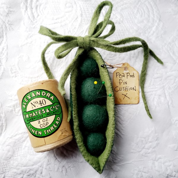 Felt Pea Pod pincushion