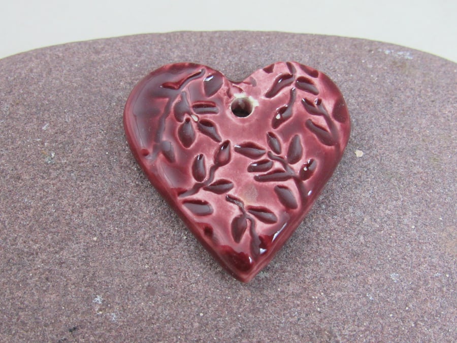Medium Rose Red Leaf Texture Heart Shaped Ceramic Pendant