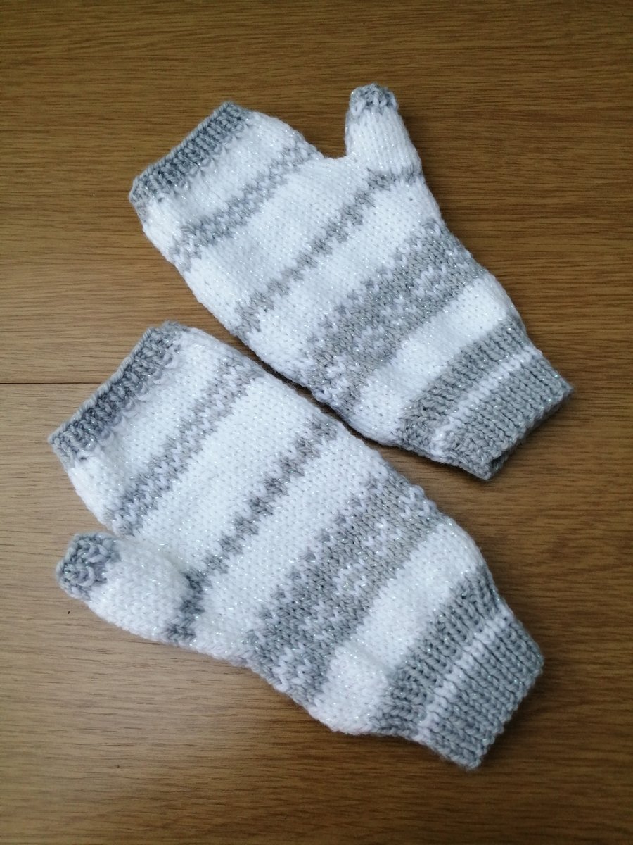 Fingerless gloves