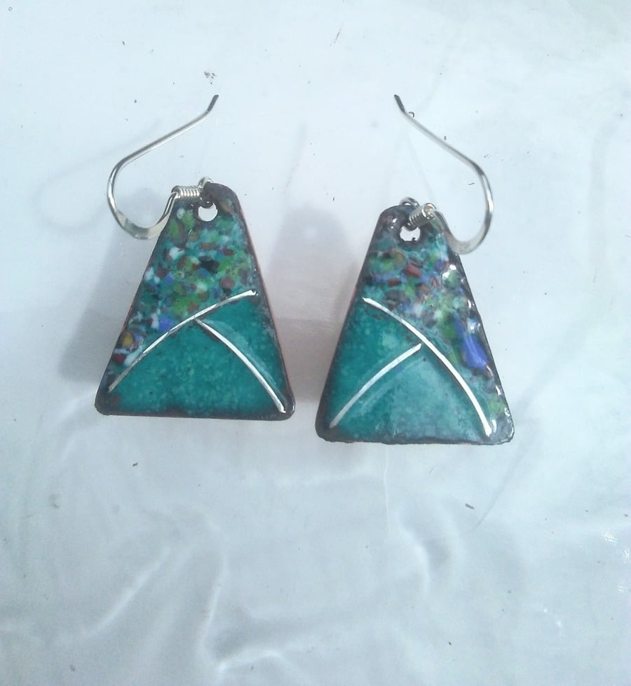 DAINTY SHORT ENAMELLED EARRINGS - TRIANGLE WITH STERLING SILVER
