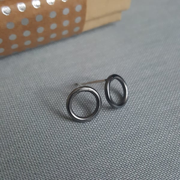 Minimalist Silver Circle Earrings