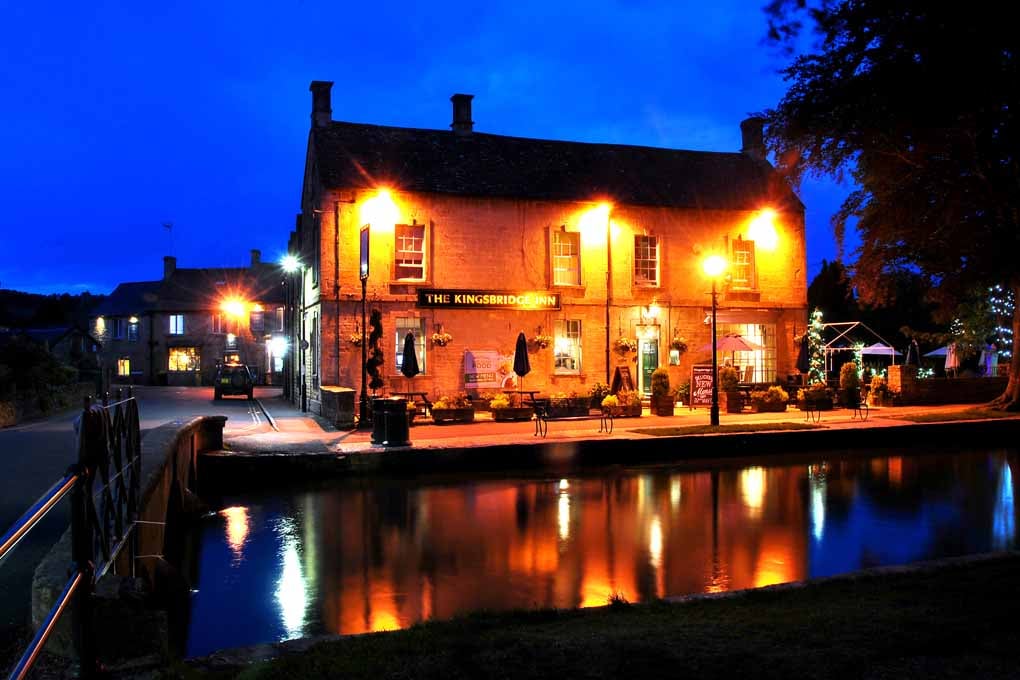 Kingsbridge Inn Bourton On The Water Cotswolds Photograph Print