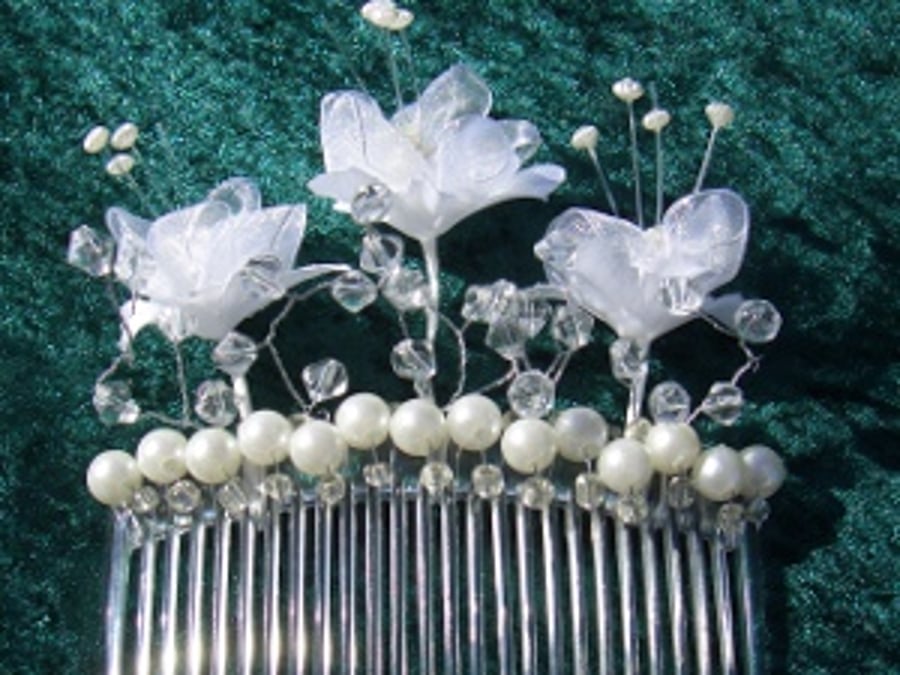 Floral and Pearl Comb