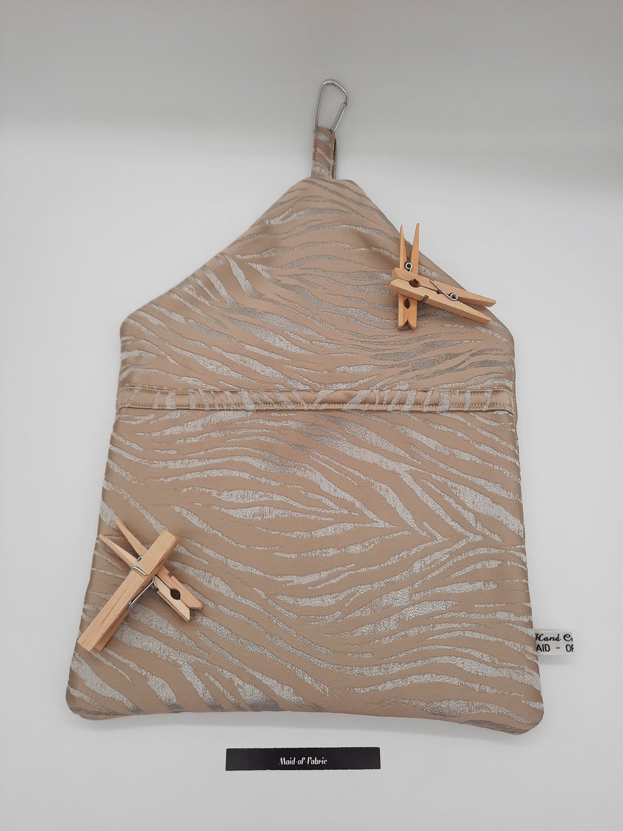 Peg bag, clip on in beige zebra pattern