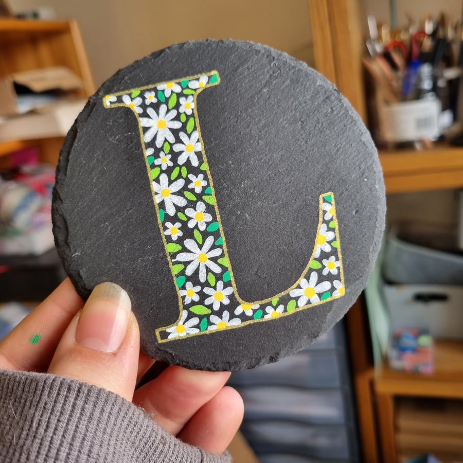 Hand Painted Round Slate Coaster - Daisy Floral Design