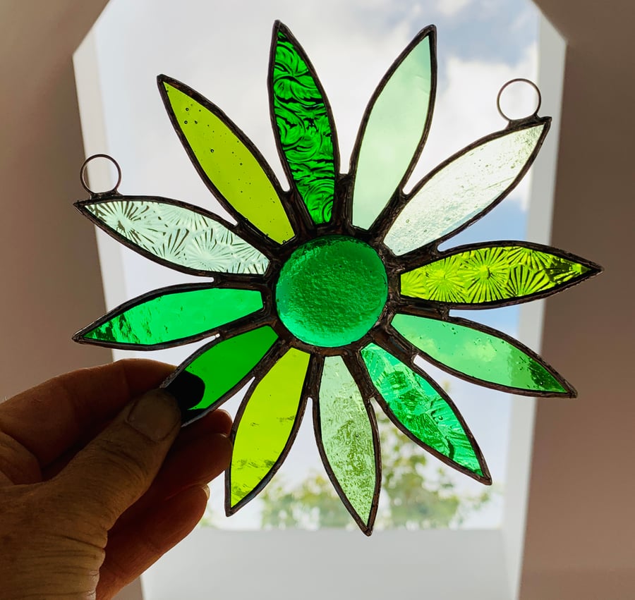 Stained Glass Daisy Suncatcher Handmade Hanging Decoration - Green