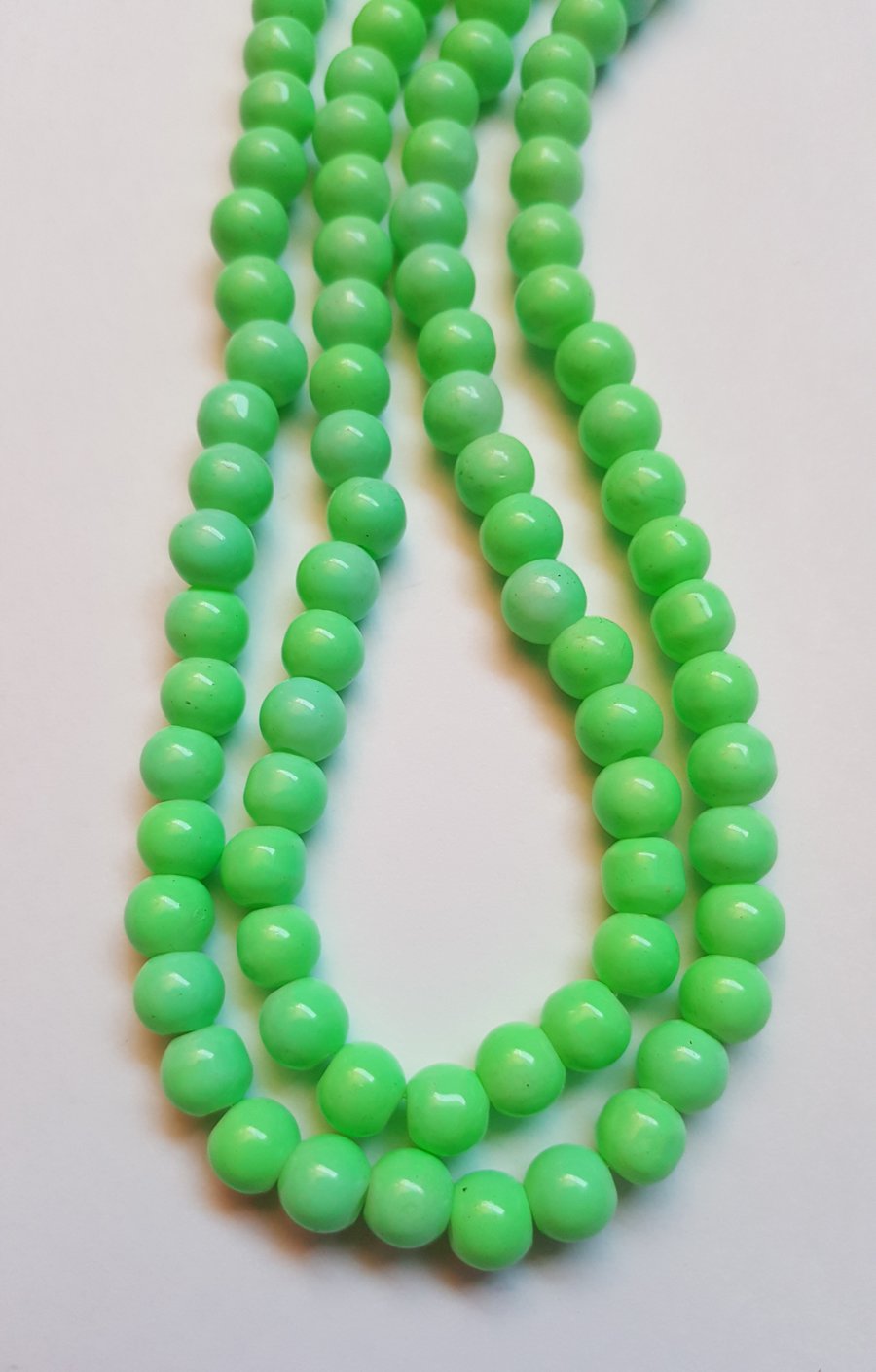 50 x Baked Glass Beads - Round - 6mm - Green 