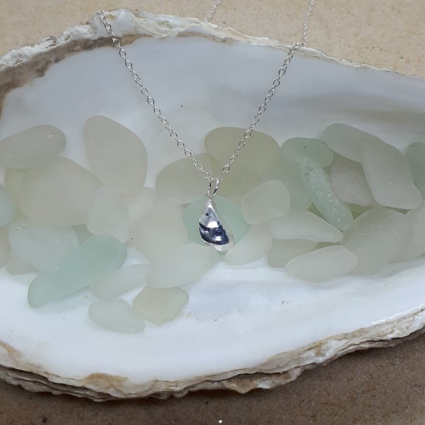 Fine silver mussel shell necklace 