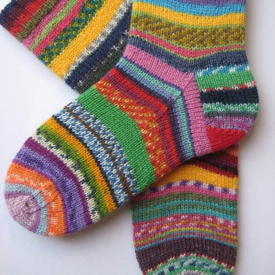hand knit womens wool scrappy socks size 3-4