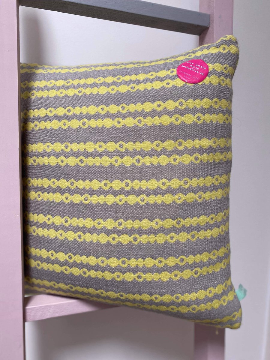 Bead Design Cushion