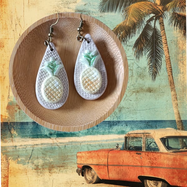 Florida pineapple earrings 