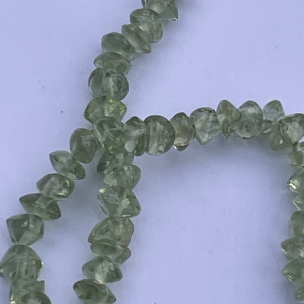 36cm string of tumbled Peridot chip beads 2-3mm