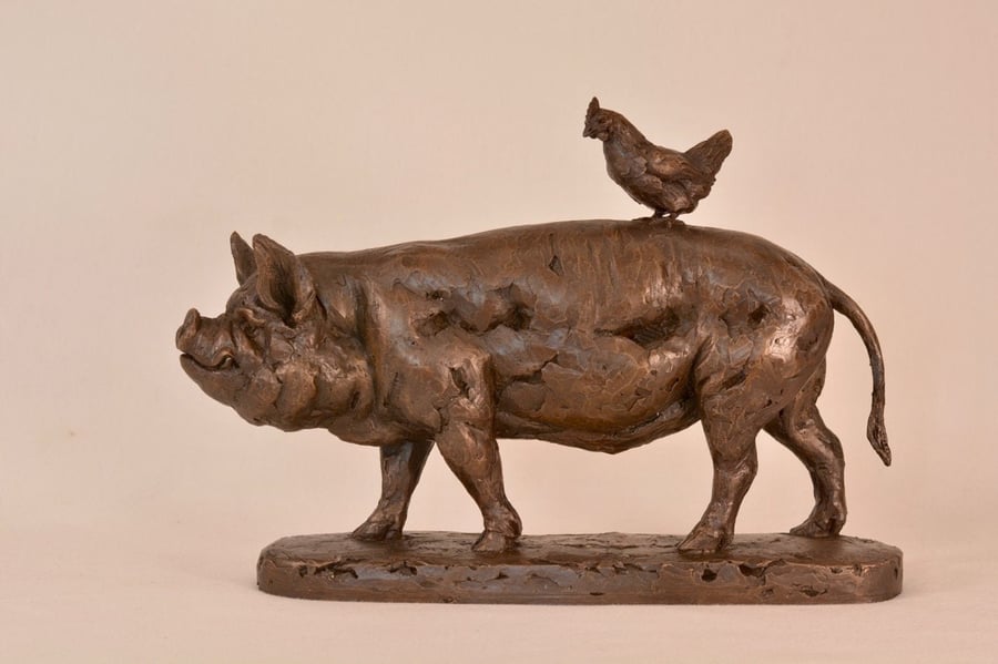 Pig and chicken Animal Statue Small Bronze Resin Sculpture