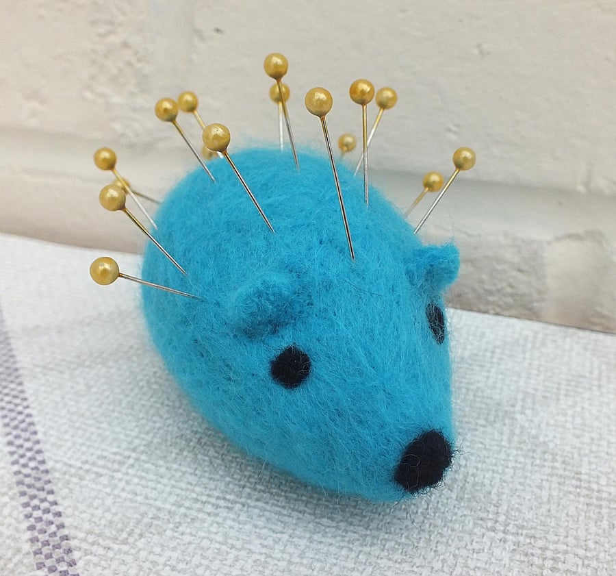 Gorgeous Needlefelt Hedgehog Pin Cushion