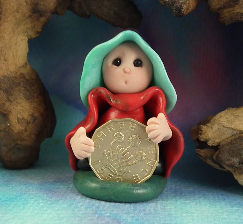 Tiny Thrupenny Bit Gnome 'Erin' with 1952 threepenny piece OOAK Sculpt