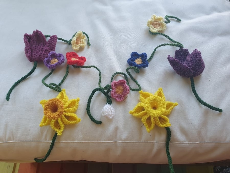 Spring Flower Bunting - crocheted daffodils, tulips and primroses! 