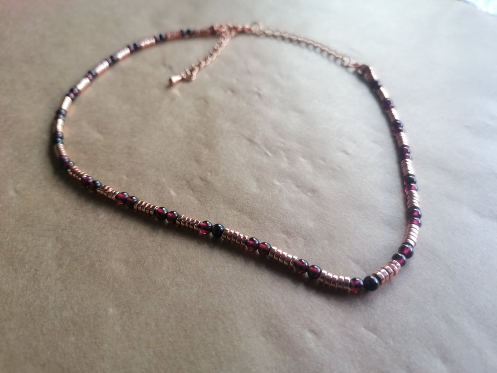 Rose and Garnet, simplicity necklace. 