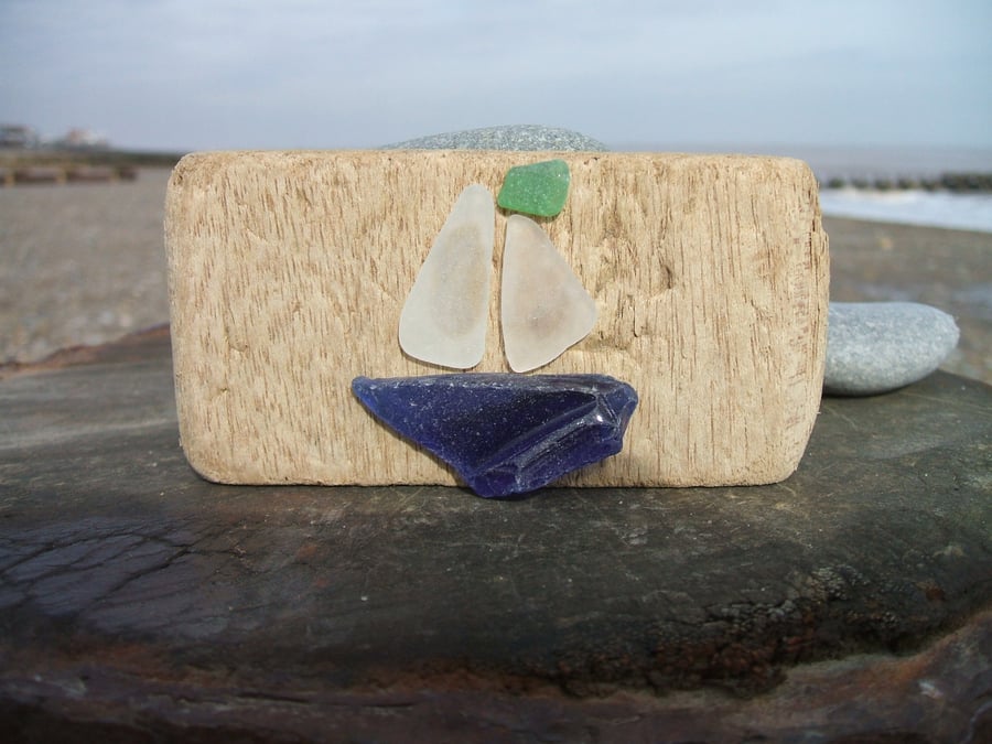 seaglass and driftwood decoration - boat with a blue hull