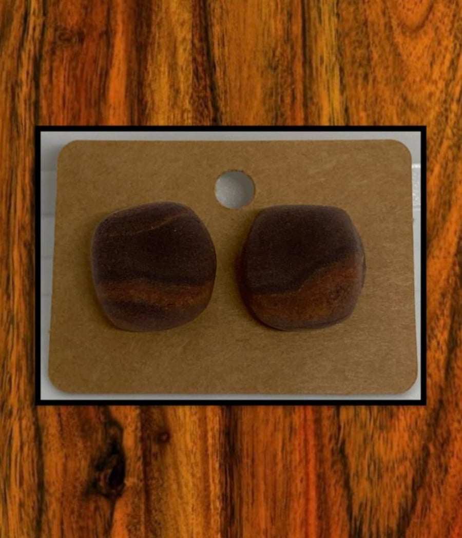Outlet Wood grain studs
