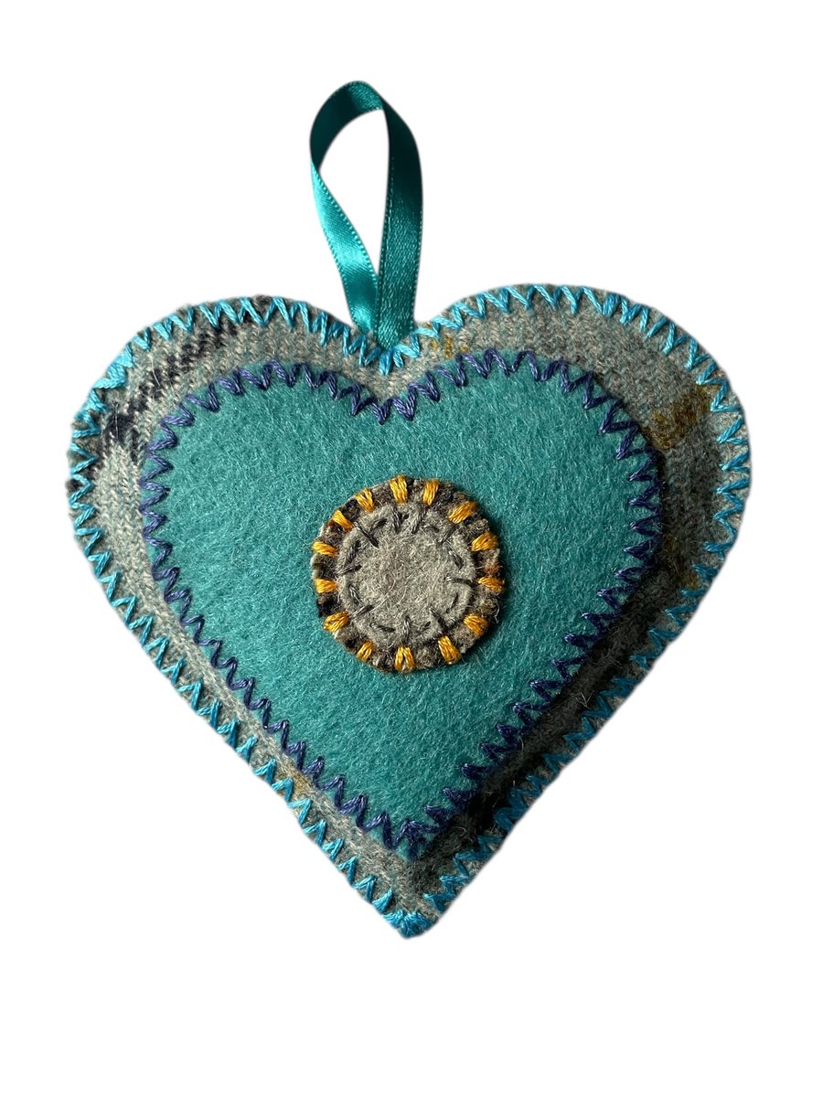 Hand stitched Lavender heart (FH8)