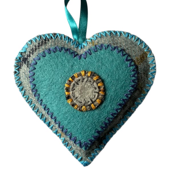 Hand stitched Lavender heart (FH8)