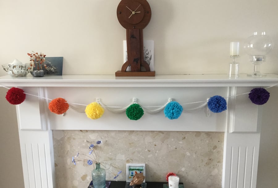 Pompom Garland in the Colours of the Rainbow