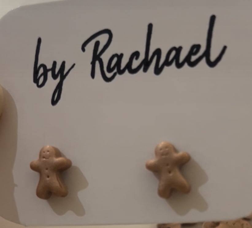 Gingerbread men studs