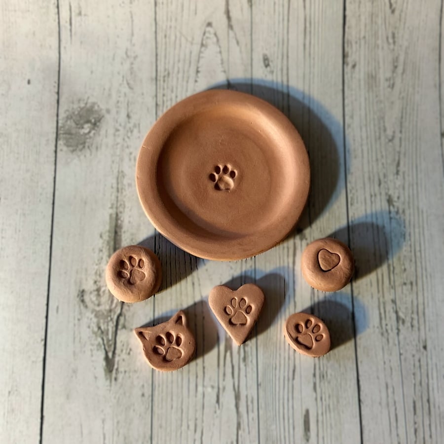 Terracotta Clay Oil Diffuser Pebbles with Dish Aroma Stones: Echoes of Essence