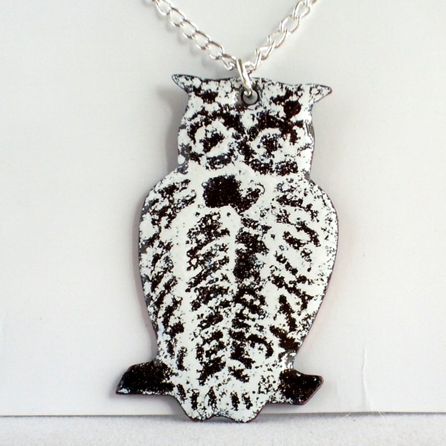 pendant - snowy owl